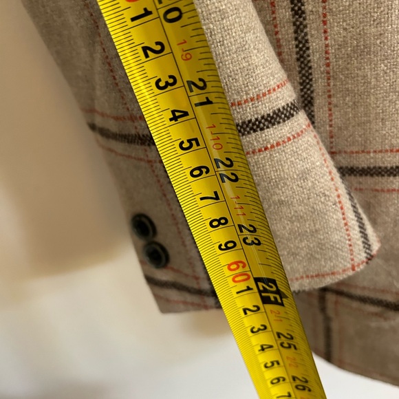 French wool blazer fits like a ladies 8 - Picture 4 of 12